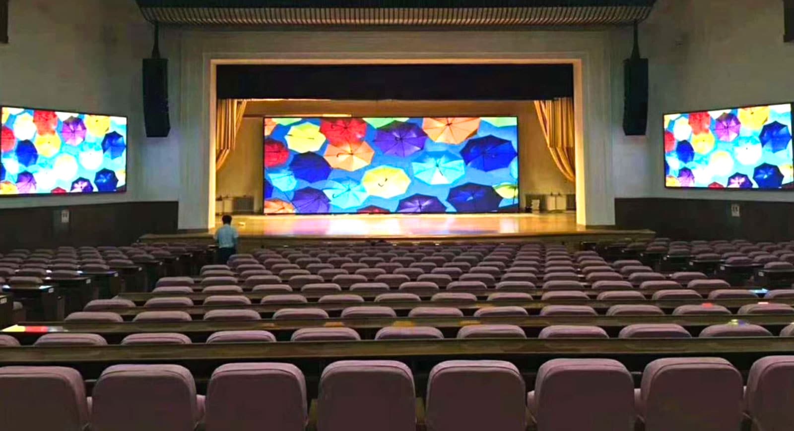 Vì sao nên chọn mua màn hình LED rạp chiếu phim tại Phương Việt